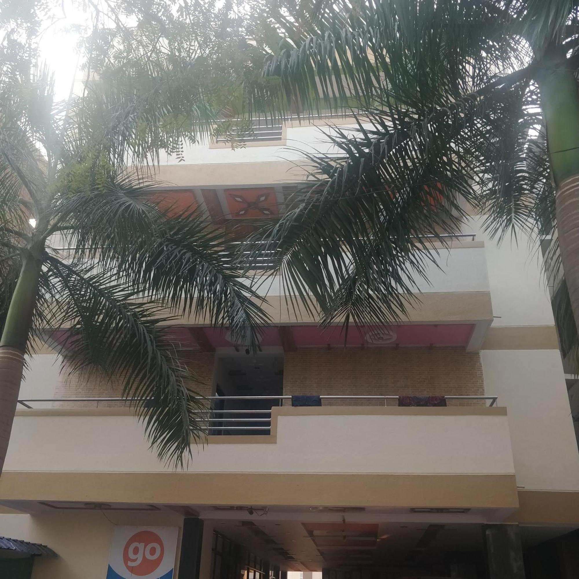 Hotel Delta Executive Shirdi Exteriör bild